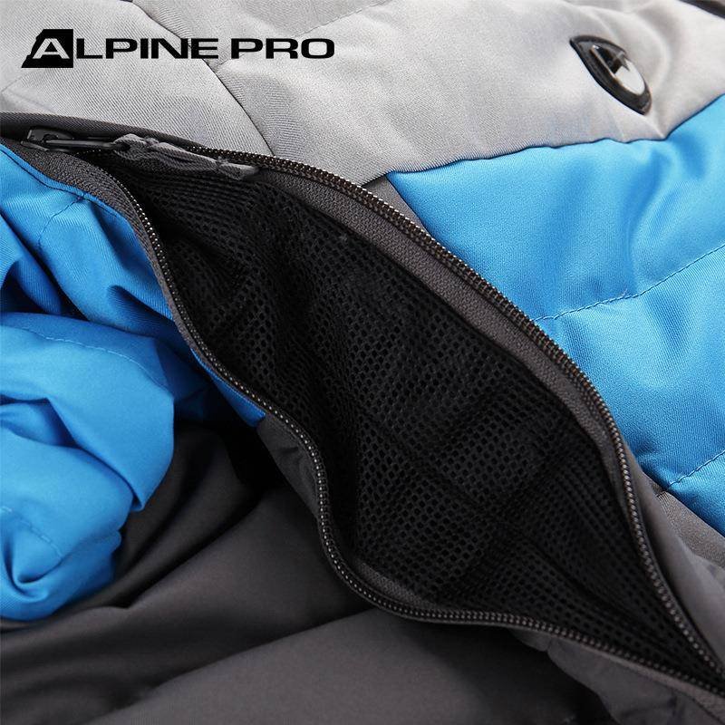 The Alpini man's couple's ecstasy, with a warm, single, double ski suit kit