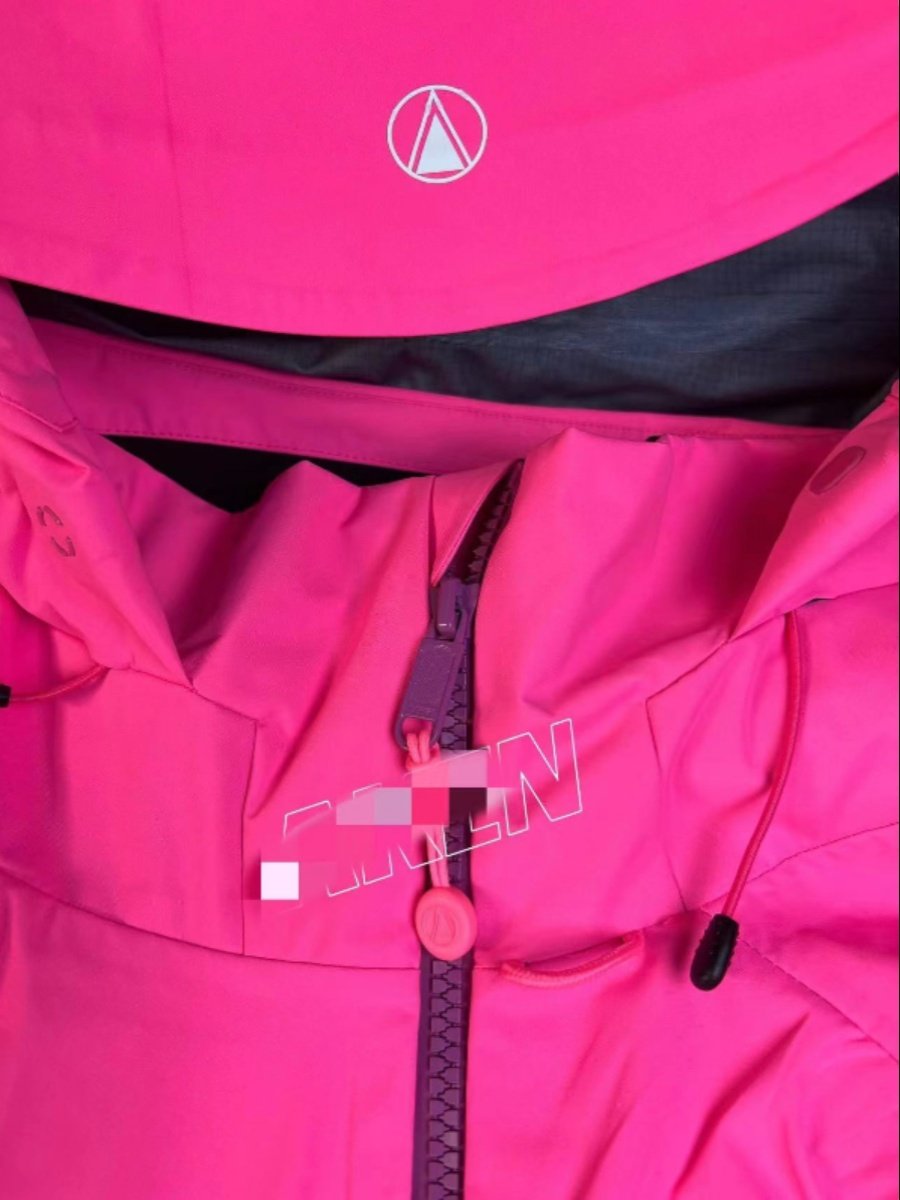 cash ak457 skis, and the man and woman in the pink room are the same as the man and woman in the wind and the heat