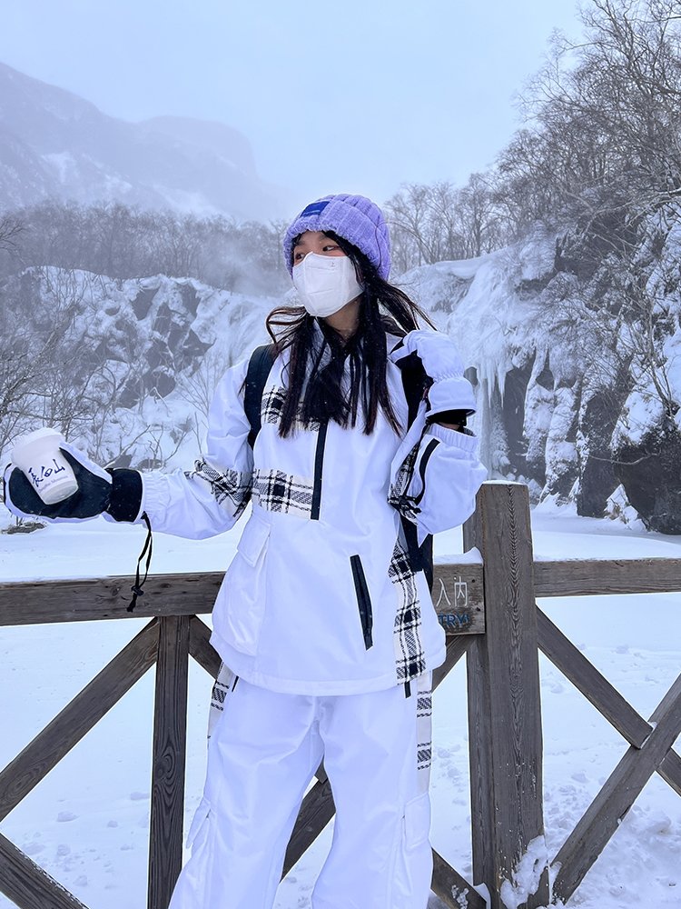 Snowgen's new retrospective skating suit for men and women in a single-skinned, windproof and water-heating skating suit