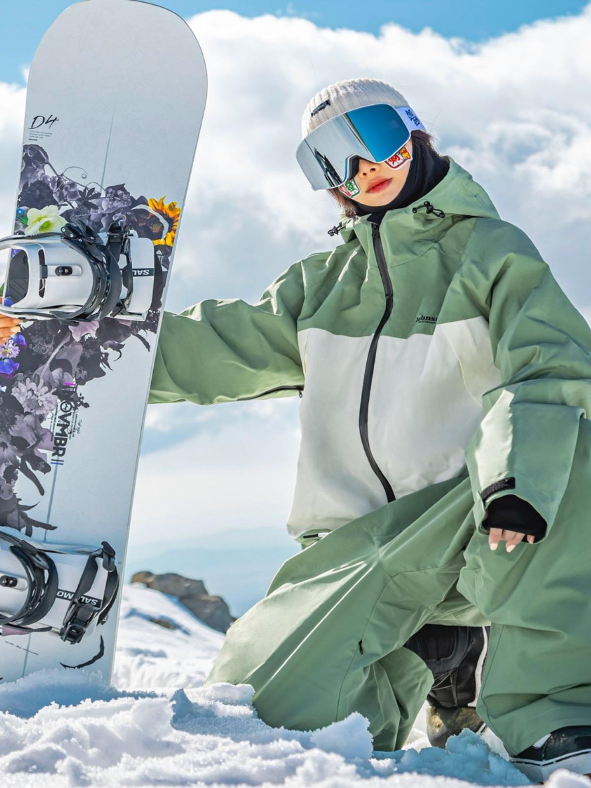 johnsnow snowboarding, double-boarding, outdoor easing for young men and women