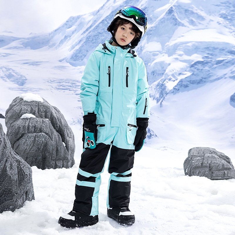 The new ski suit for boys and girls is a warmer and air-gas-coated snowsuit for girls and boys。