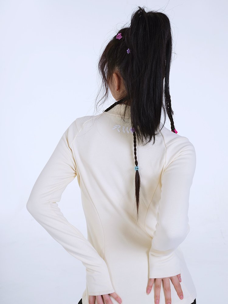 Ren Redcheon, star and cash-coated ski suit with velvet velvet velvet pellets 2024