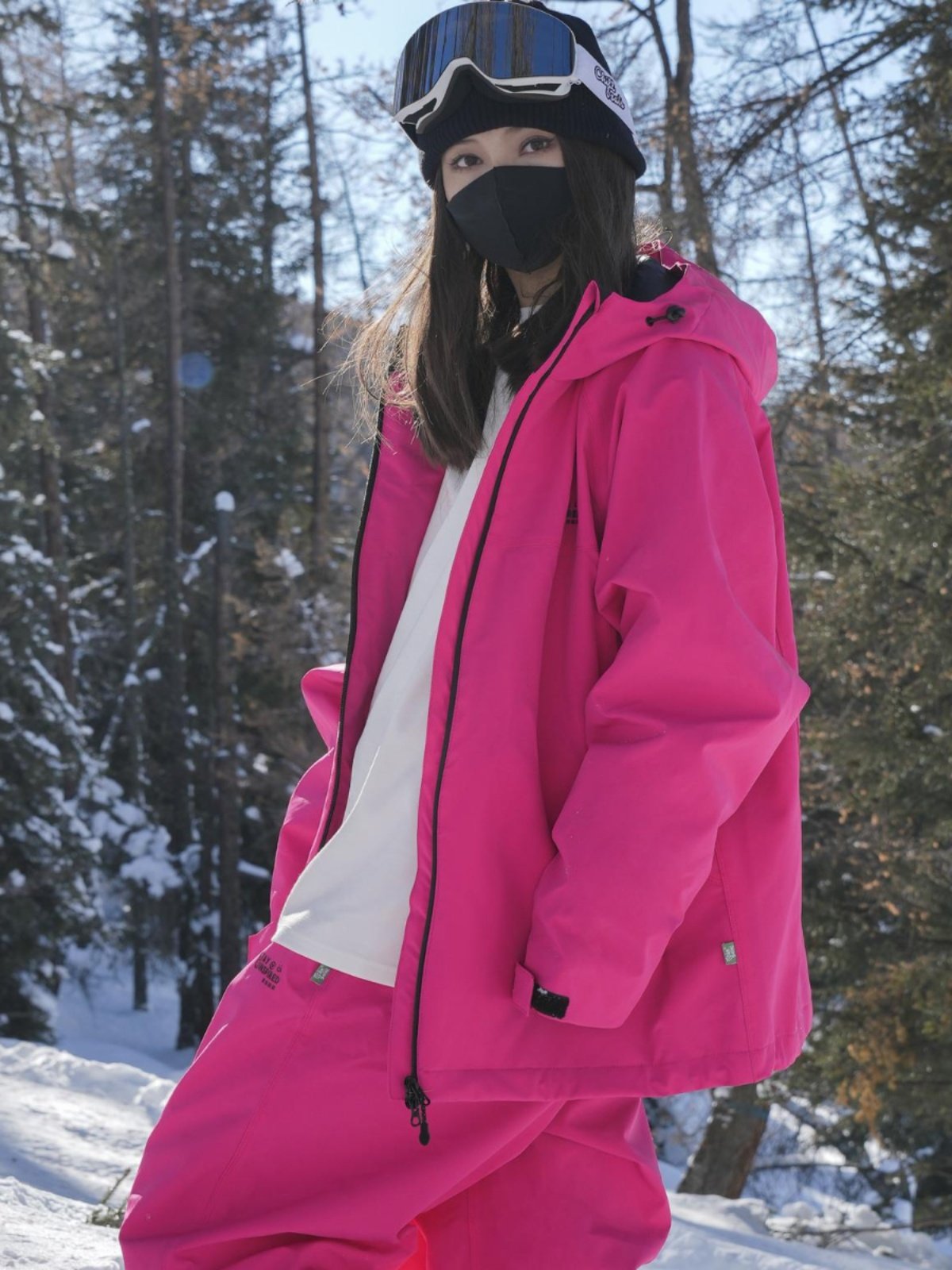 johnsnow snowboarding, double-boarding, outdoor easing for young men and women