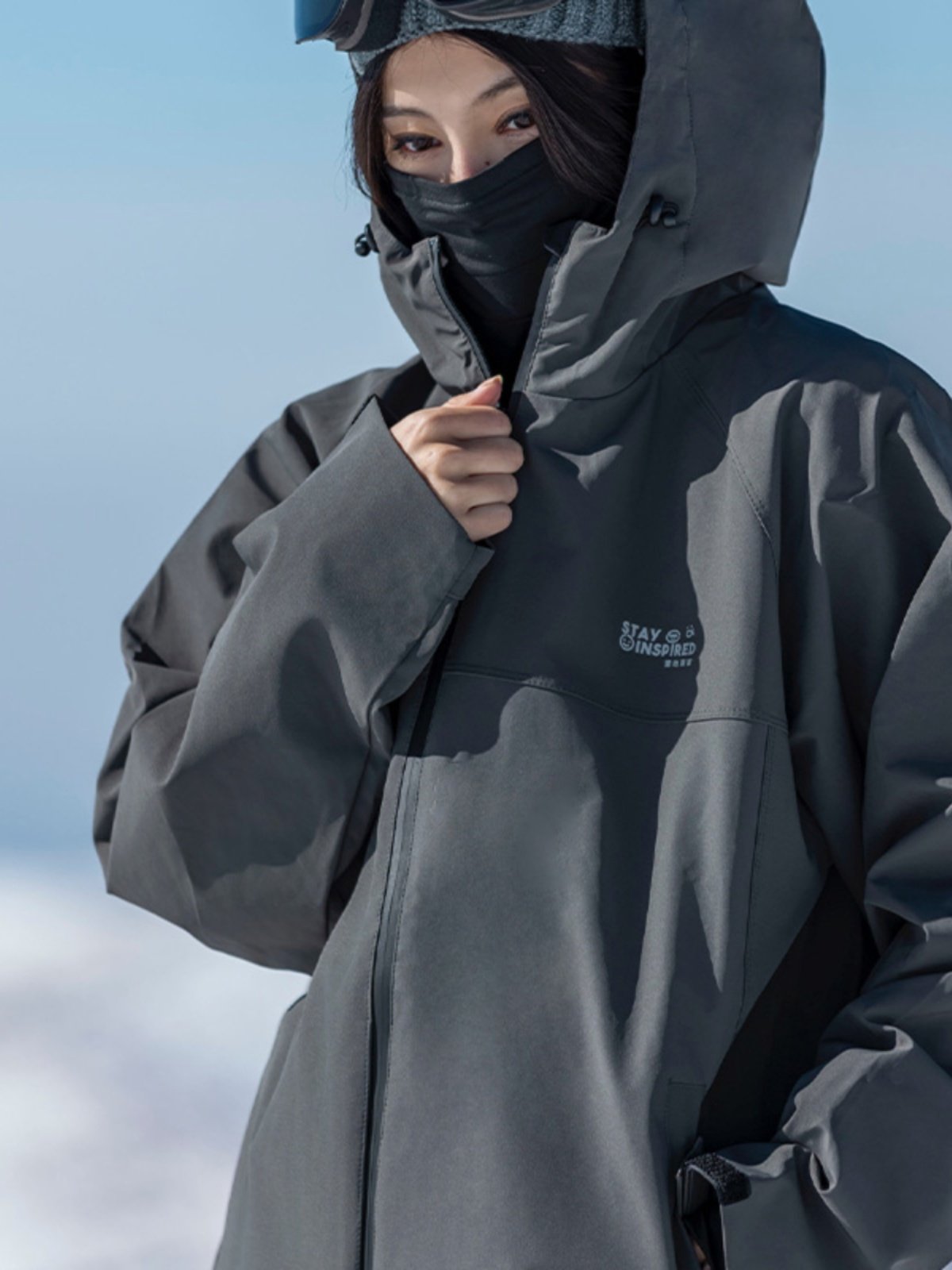 johnsnow snowboarding, double-boarding, outdoor easing for young men and women
