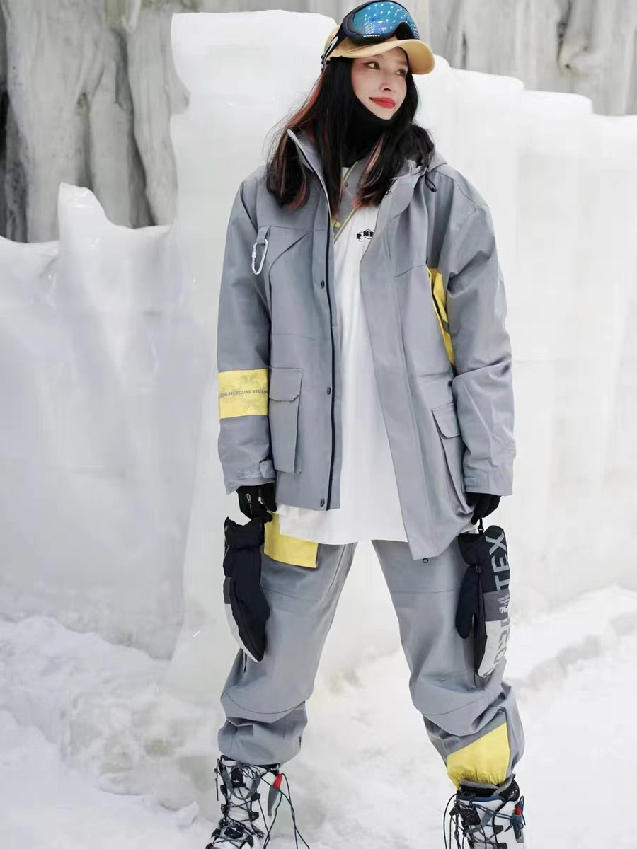 FreeSpin's new MMXXi single-board, two-board, ski-proof suit suit suit with an assault jacket for grinding mail