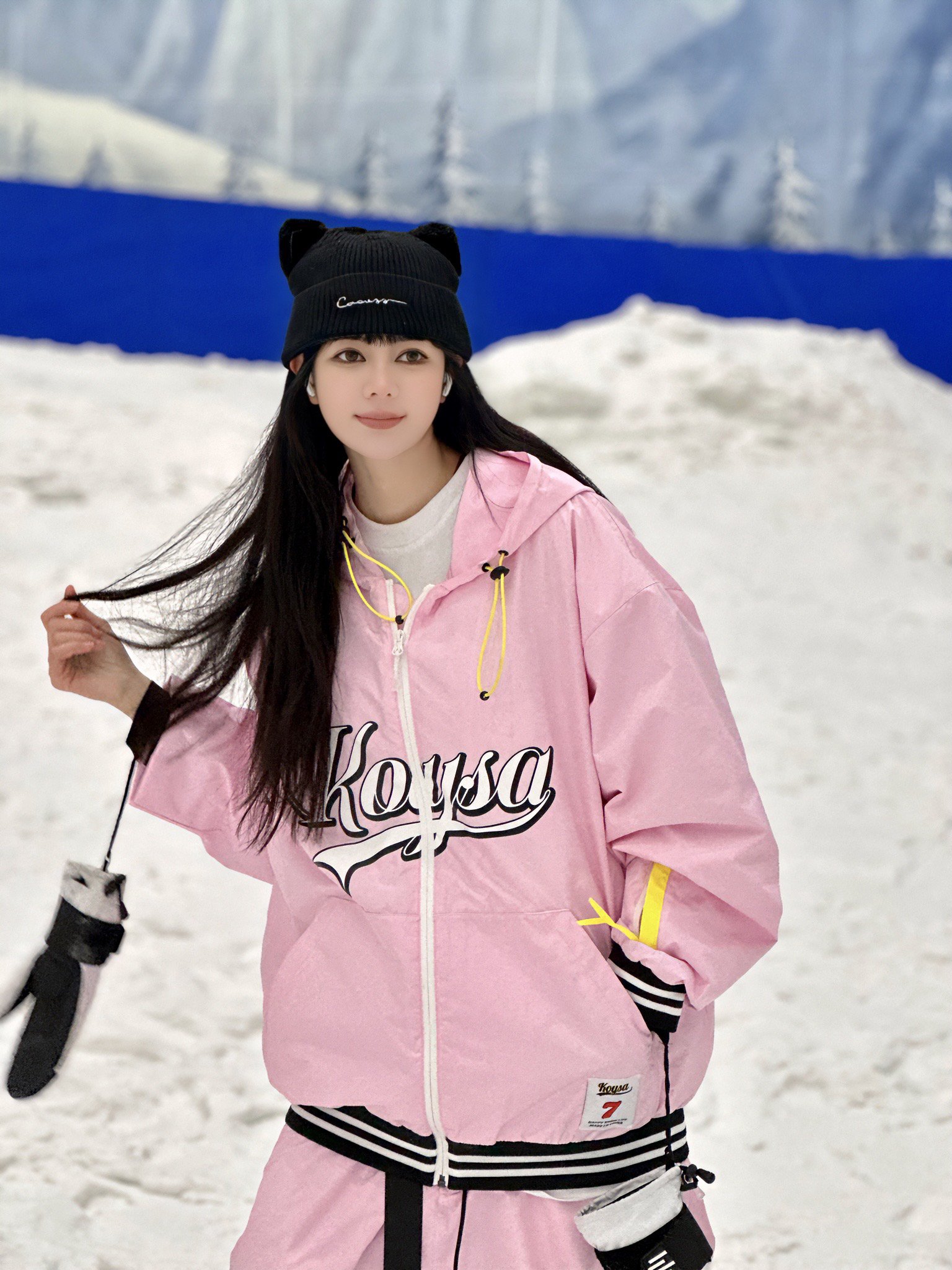 2024 new ski suit with pink and thick warm and waterproof snowsuits for a small child