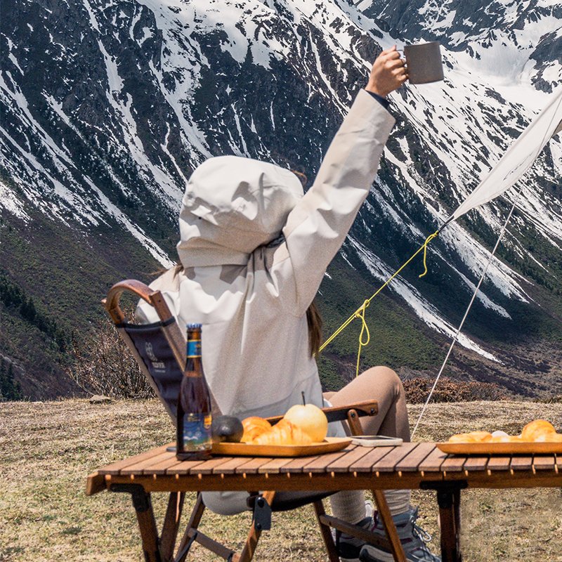 A woman with a three-and-a-scrambling tweak and wind and water can take her taunts off