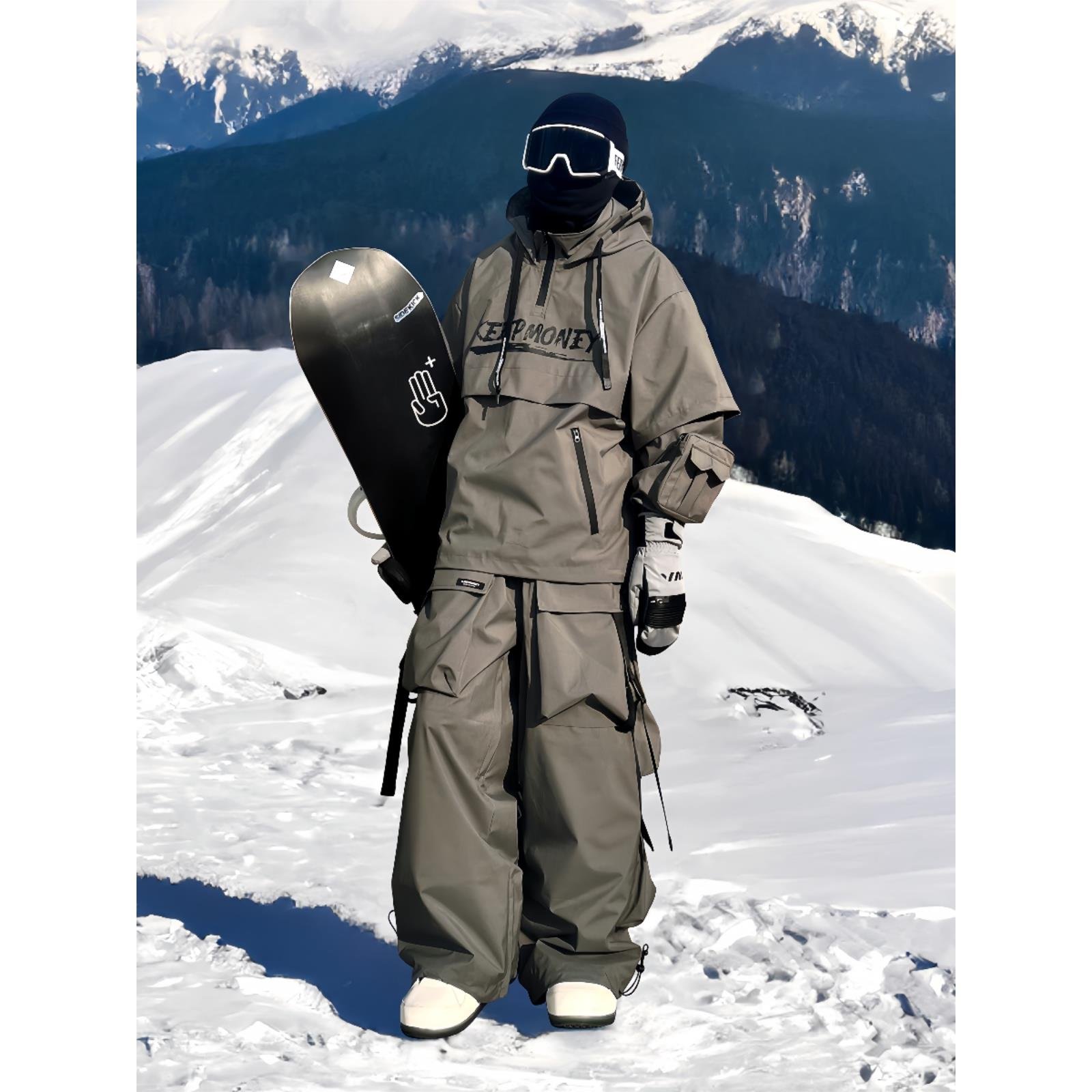 KEEPMONEY'S A NEW UPSIRED SKIER SHIPPING GUY AND WATER-RESPECTIVE OUTSHOET SKIER PLOWS
