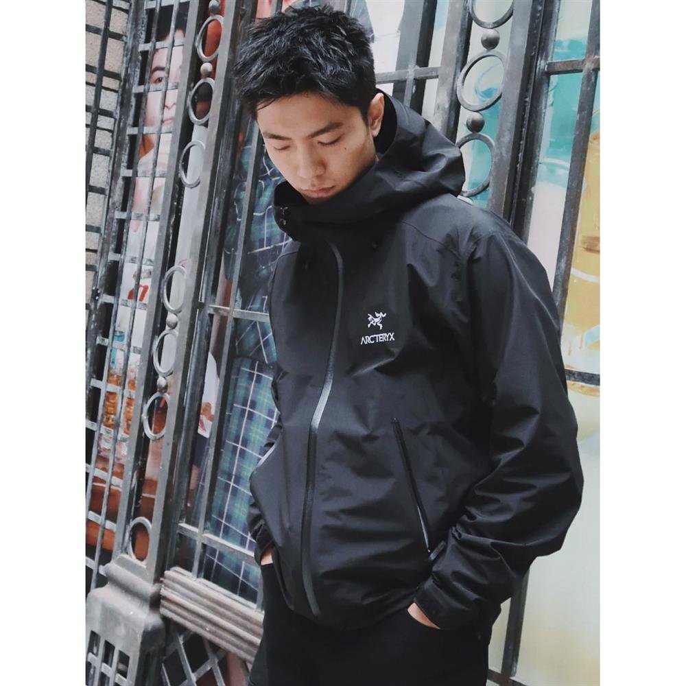 ARCTERYX BETA CANADA WATERPROOF WIND-PROOF SCRIPTING OUTSIDE SKIING