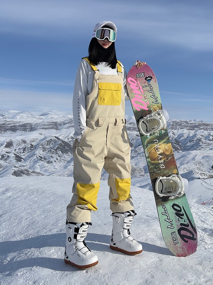 Single-skinned skating equipment for a woman with one-bedback skating thongs, and a man with one-board skiing suits