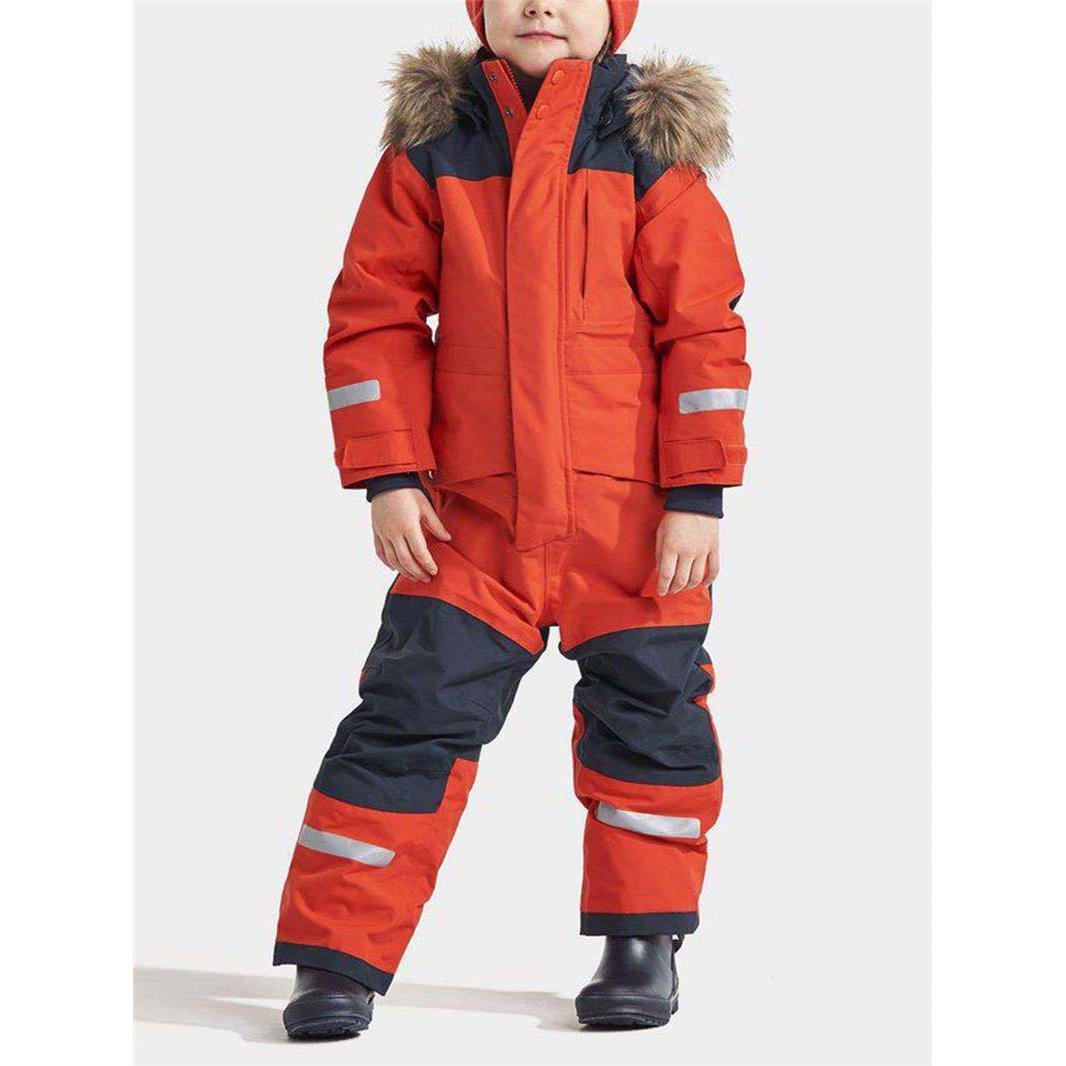 Kids skiing gear sells hot, wind-proof water with heavy night-lighted children in cotton clothes for boys and girls.