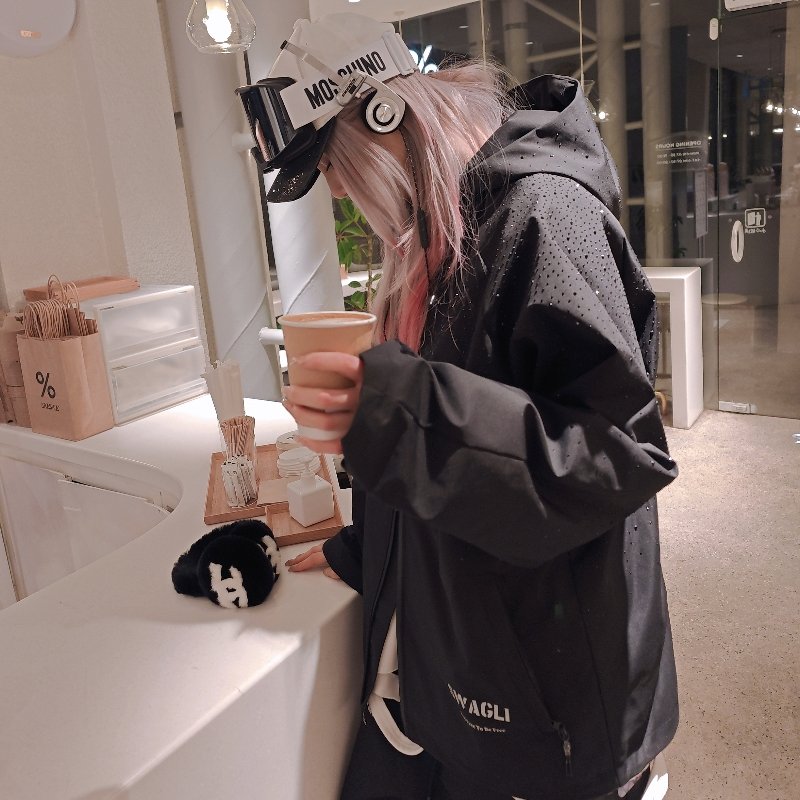 SWAGLI SKI SUIT. HOT, HOT, SKATING SUIT WITH 3L HEAVY WORKSHEETS
