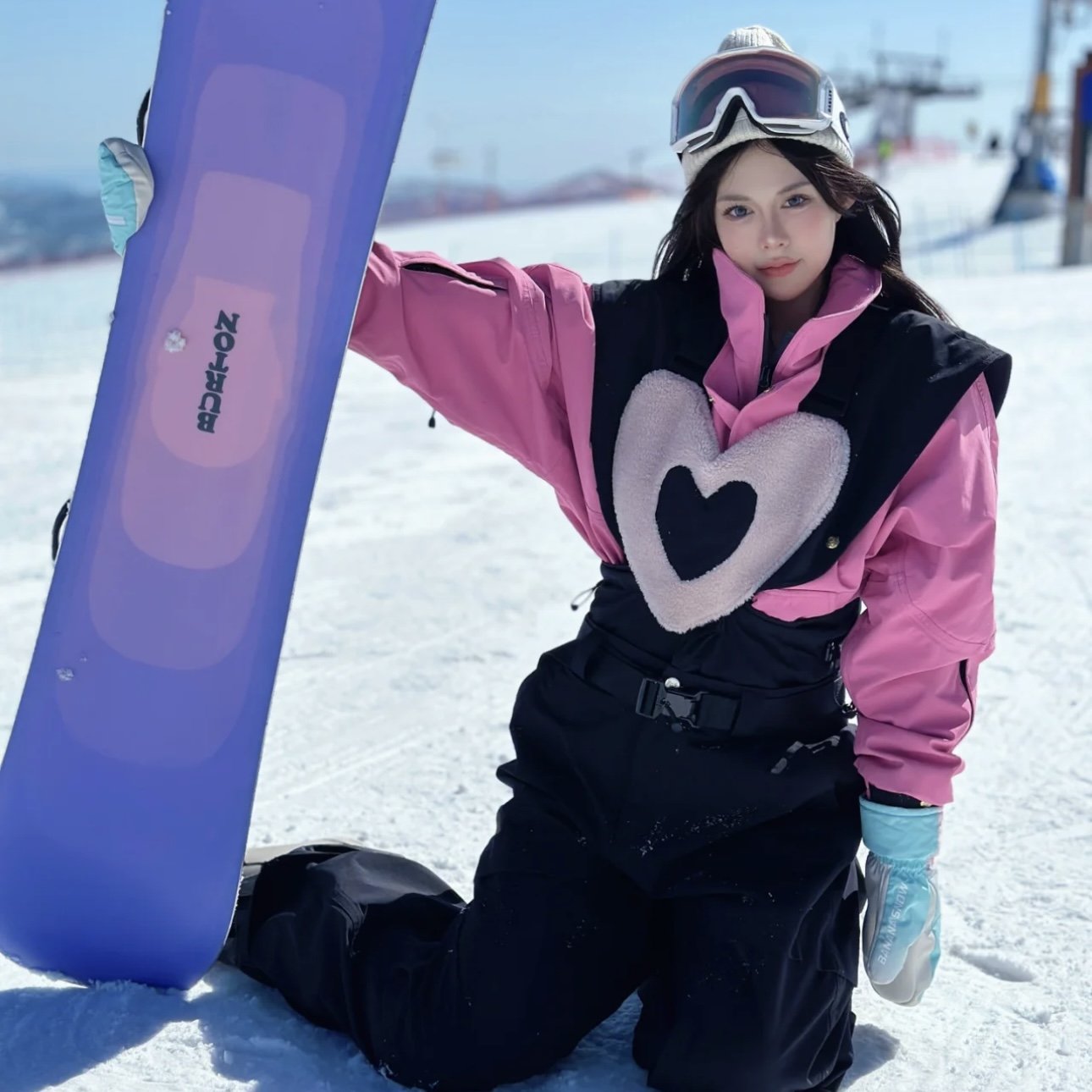 LEASE OF FYUT-COLOURED SKI SUIT JACKETS WITH WINDPROOF PANTS L