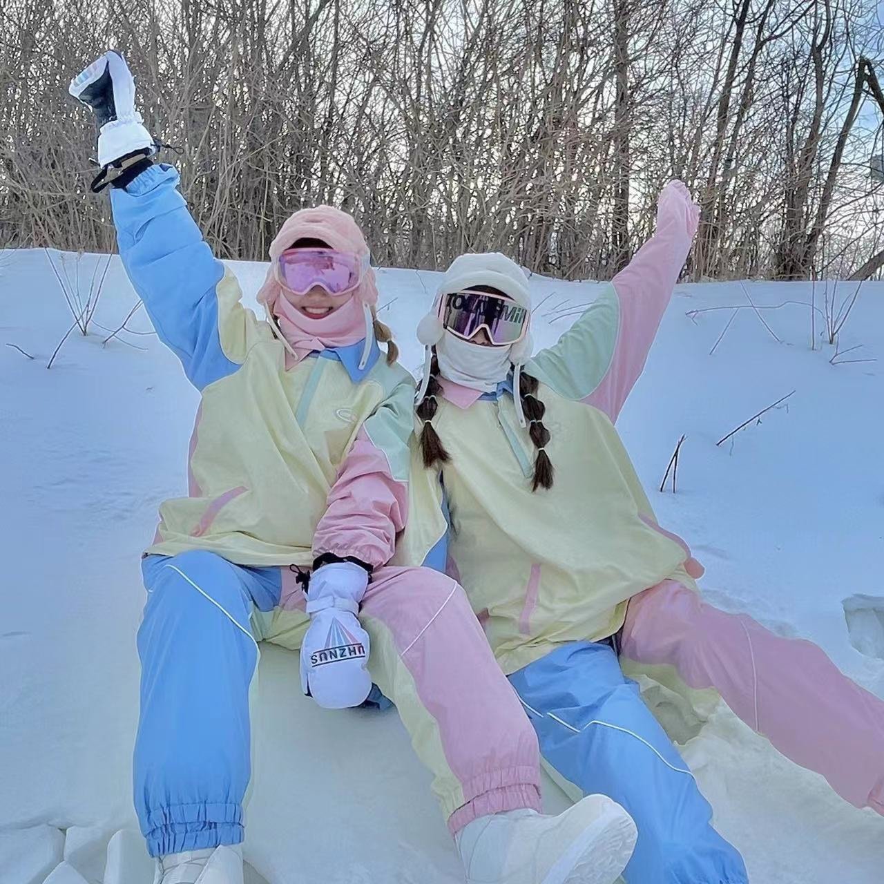 WHITE HILL SKI SUIT LEASE CHOPCHOP ORIGINAL DESIGN OF A NEW WINDPROOF AND WATERPROOF SUIT FOR MEN AND WOMEN