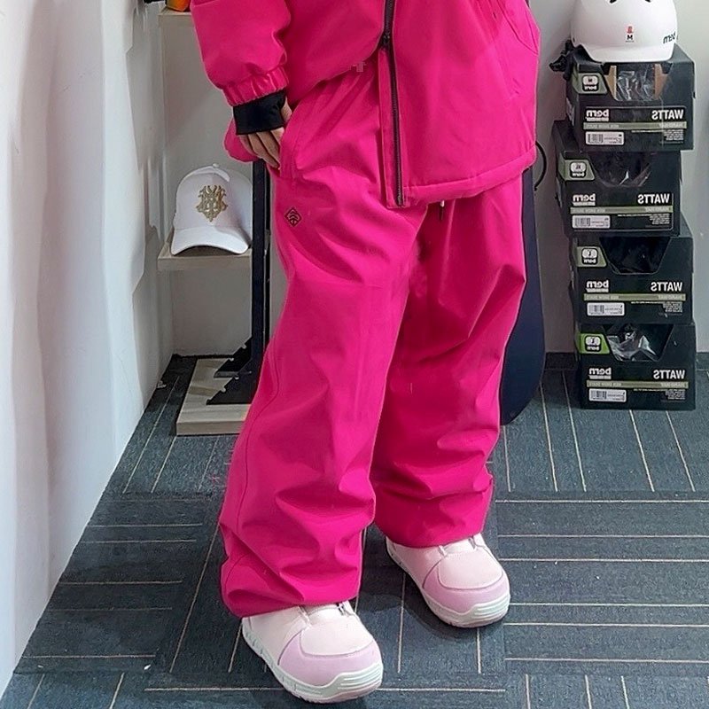 Electro-photo skating suit for male waterproofing and windproofing