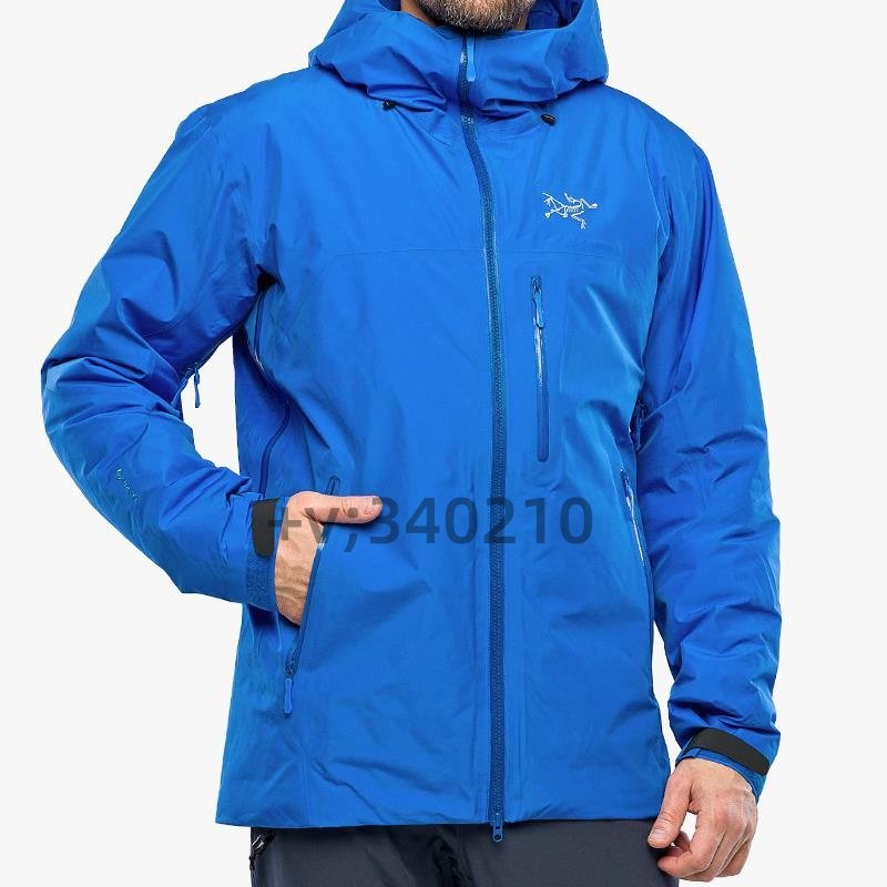 Arcteryx/Skizumaru, a man in a ready-made T-shirt, Beta Insulaed 2