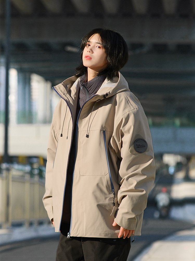 TIDE DICA MH500, A WOMAN WITH A HAT AND VELVET ON THE OUTSIDE