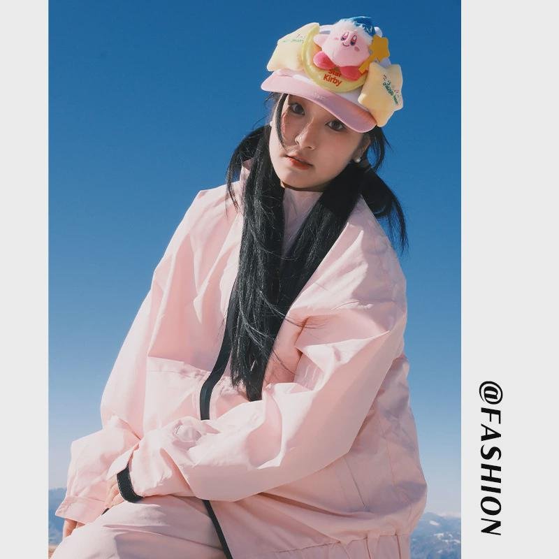 In winter, men's and women's ski suits were two sets of men's outdoor weather-proofing and velvet-and-heavy-hot mountain-up suits