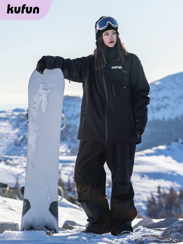 A new 2024 for a woman in a hot-frozen ski suit