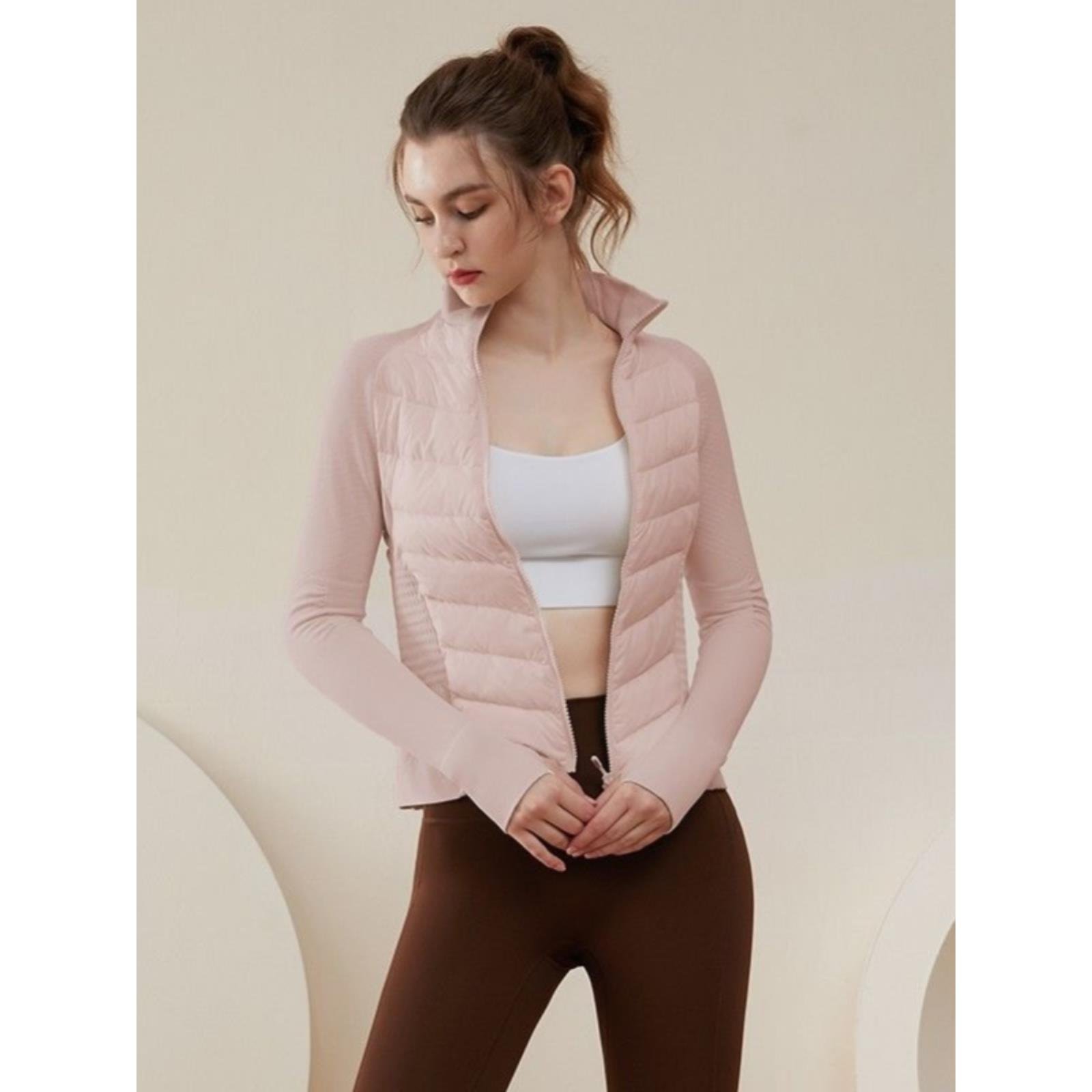 "Skidskin's velvet velvet movement under a windy, warm winter coat to run a yoga cotton suit."