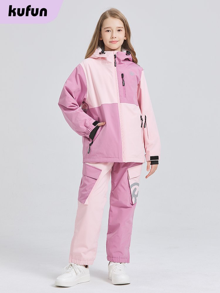 A new 2023 for a kid in a hot-frozen ski suit
