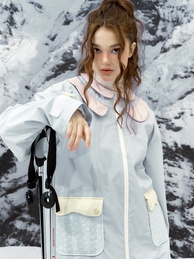Spoi Unosa and Helly's original design for blue flowers to combine ski suits
