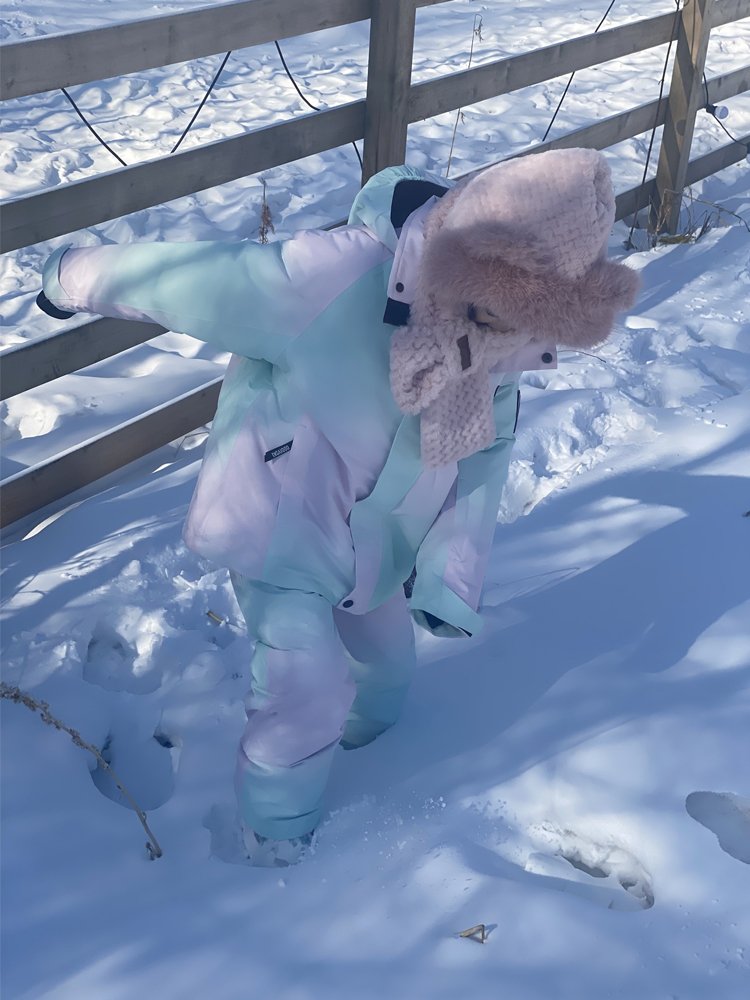 Ski suit for children with boys and girls with heating and waterproof and windproof ski jackets