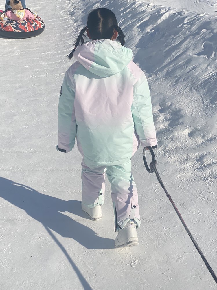 Ski suit for children with boys and girls with heating and waterproof and windproof ski jackets