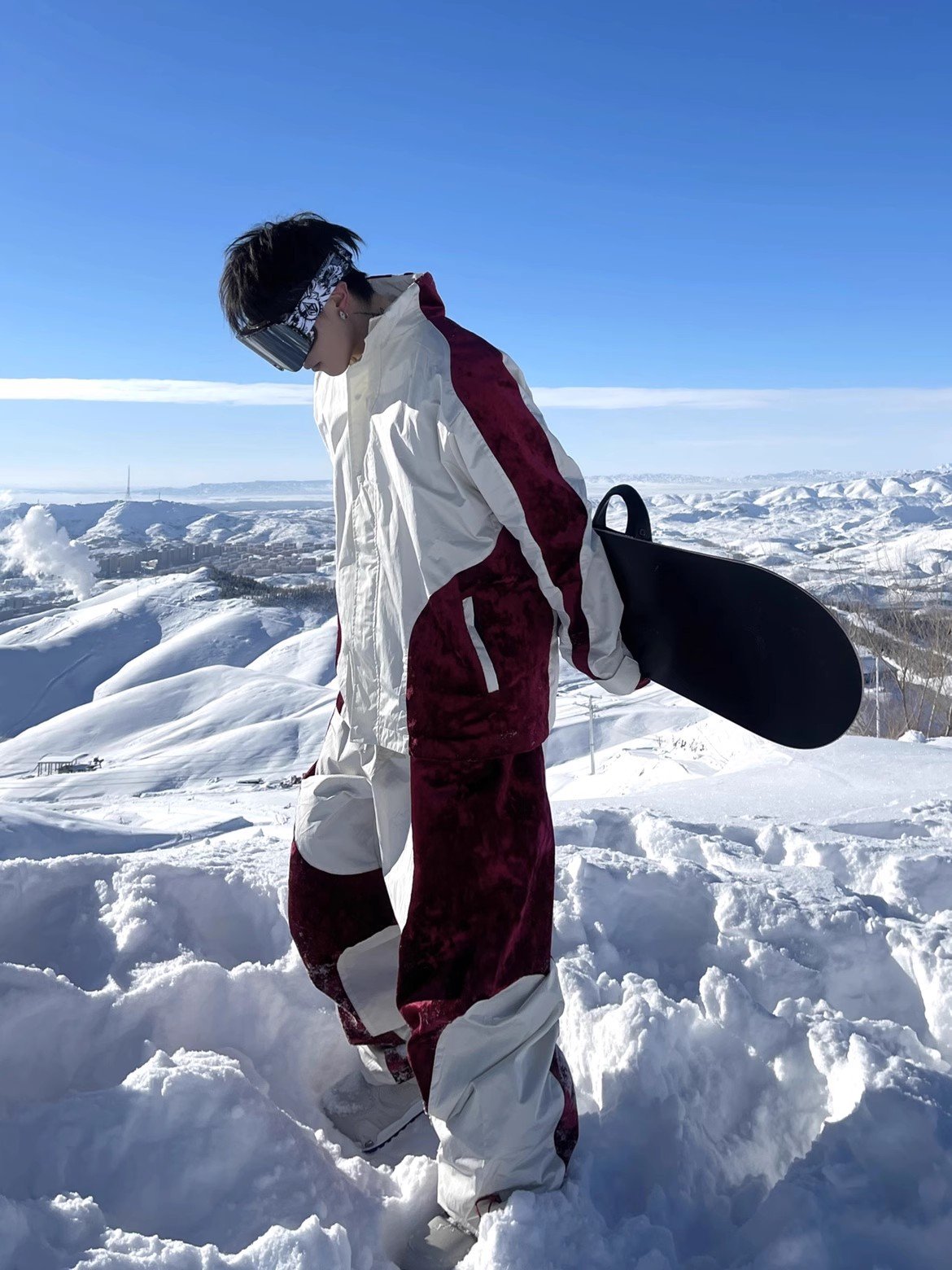 THE RSP DESIGNER'S SINGLE-SKINNED SKI SUIT FOR A VELVET VELVET-COLOURED VELVET SKATING SUIT