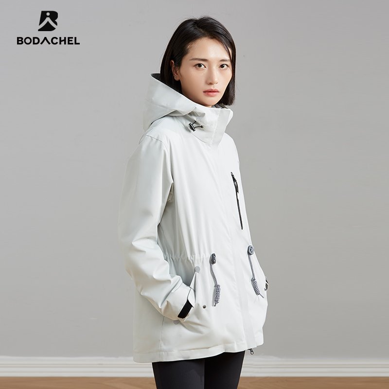 Dica, a pair of windproof jackets for a woman in an outdoor assault suit