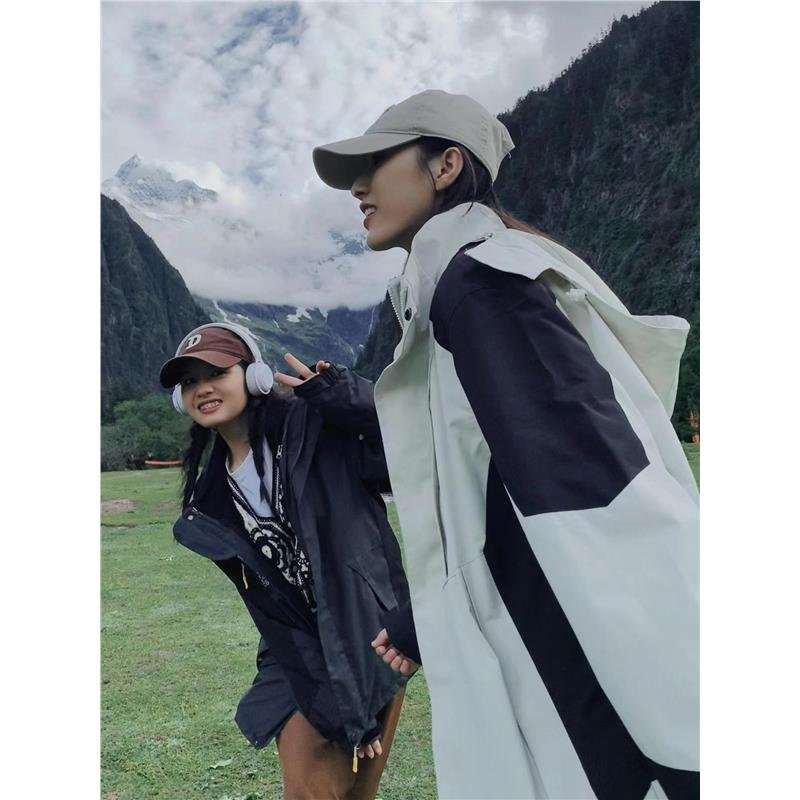The men and women in the hot-skinned assault suit, three times a wind and waterproof jacket, 2024 new velvet and outdoors