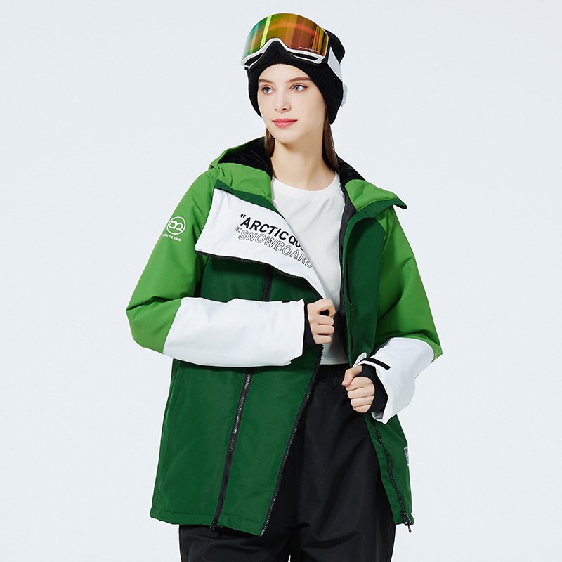 New ski suit for both men and women
