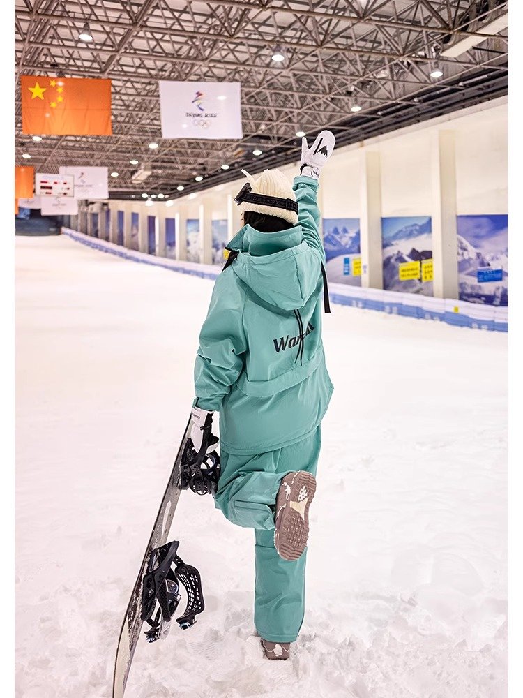 Italian skating suit for a couple in the autumn and winter ski suit