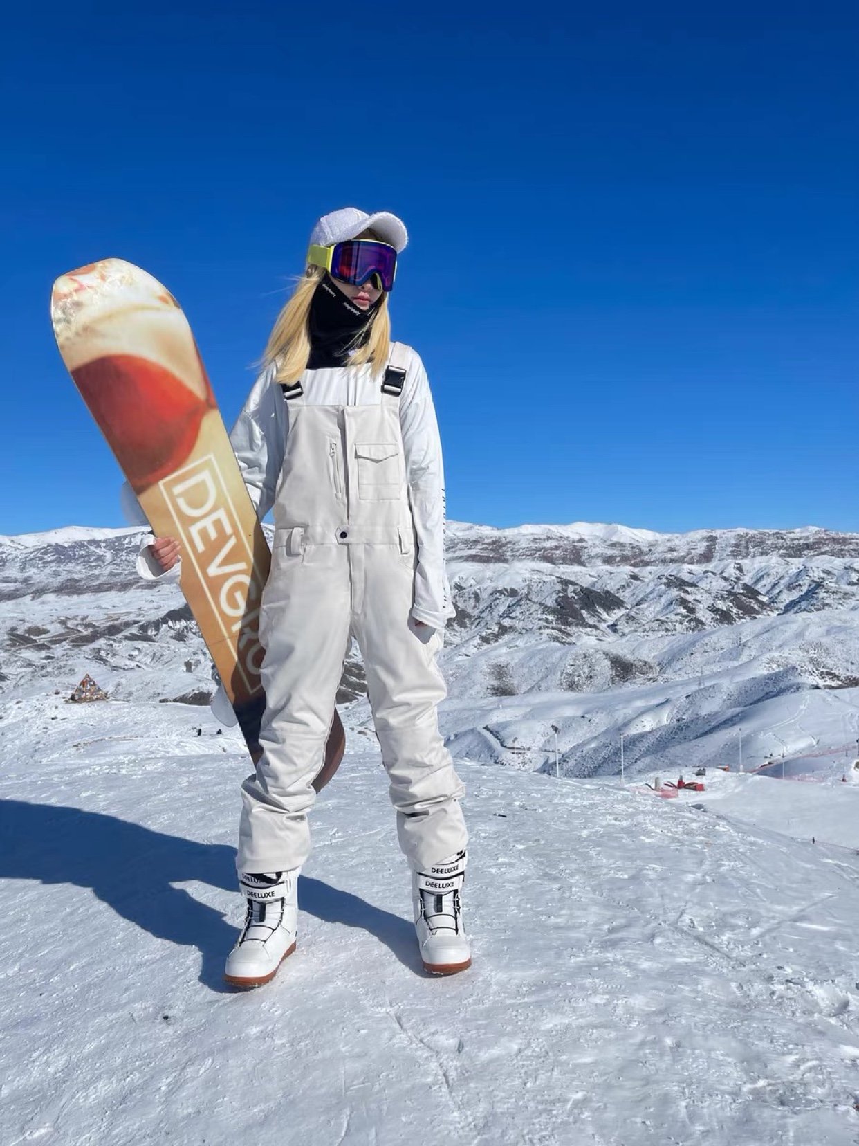 WHITE HILL SNOWSUIT, NEW SKATING SUIT FOR A WOMAN WITH A SINGLE-BOARD, DOUBLE-BOARD, WINTER TWILIGHT, S-CODE