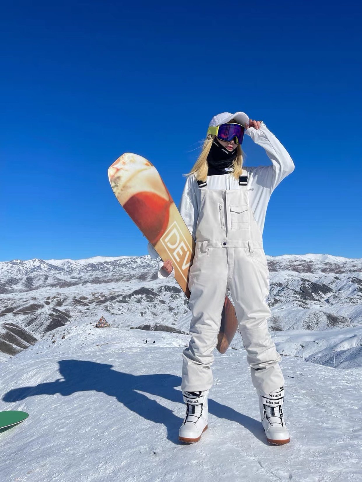 WHITE HILL SNOWSUIT, NEW SKATING SUIT FOR A WOMAN WITH A SINGLE-BOARD, DOUBLE-BOARD, WINTER TWILIGHT, S-CODE