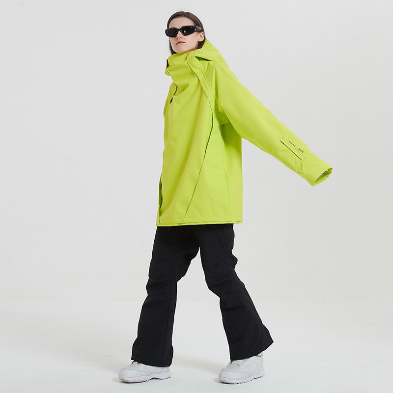 KSONE SKI SUIT IS A WARM, WIND-PROOF, WATER-PROOF WINTER