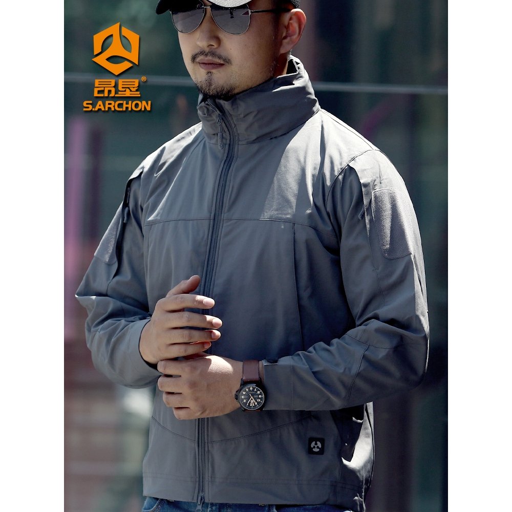 The camel's outdoor soft-shell-skinned jacket man, spring and autumn, with a waterproof sports and leisure warm and velvet