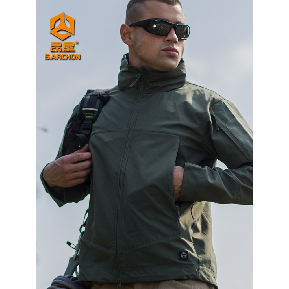 The camel's outdoor soft-shell-skinned jacket man, spring and autumn, with a waterproof sports and leisure warm and velvet