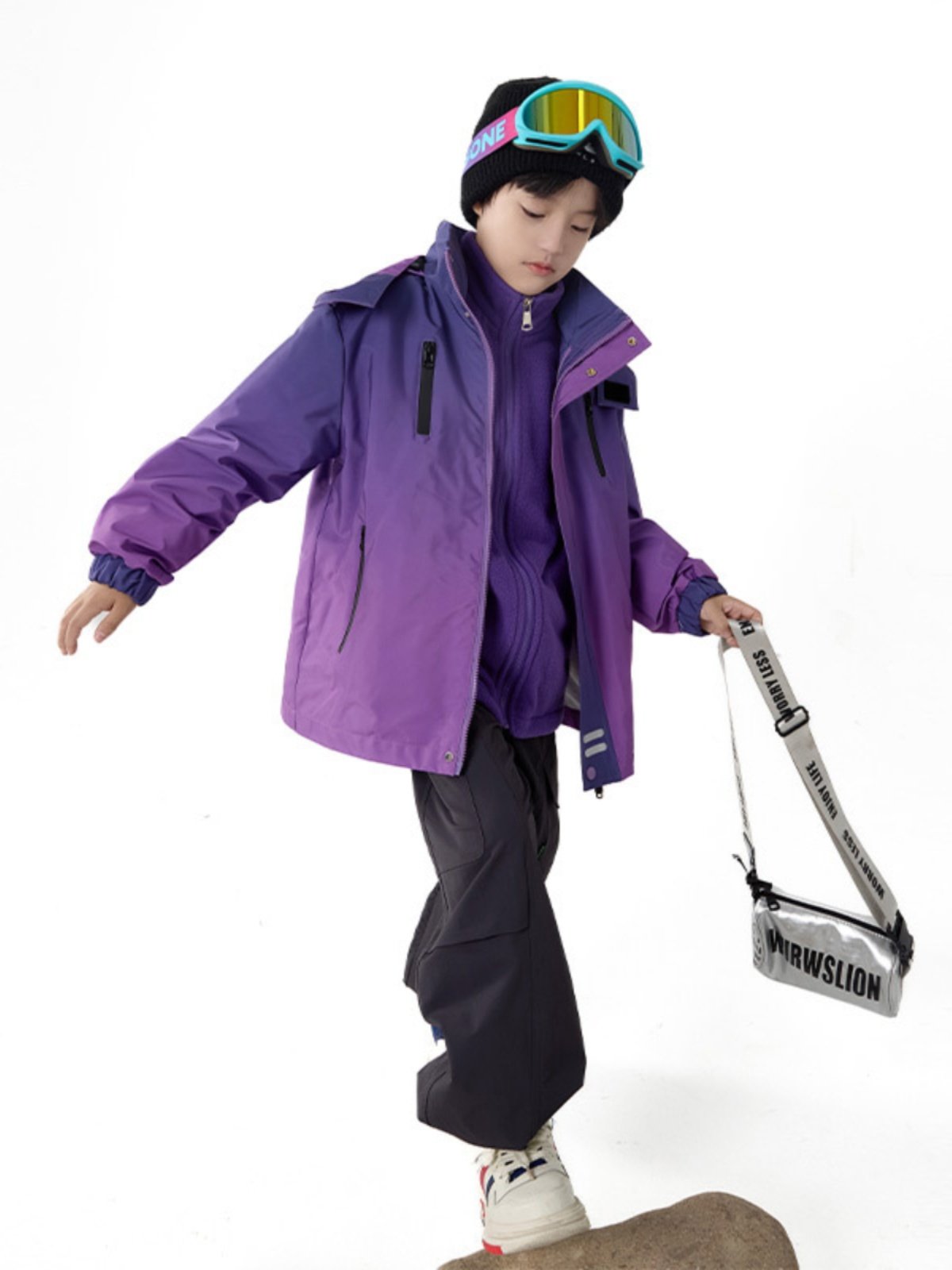 The boy's new 2024 autumn and winter ski suit is three-and-a-half-a-fluenc