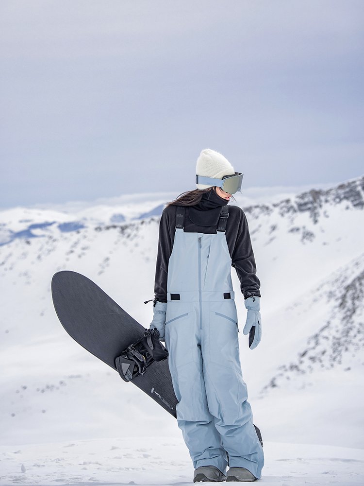 waka's new 2024 tweed, a waterproof, warm ski suit for a 3L man