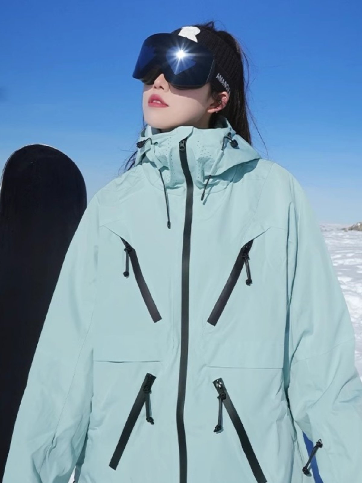 Italian ski couple dopamine outside the autumn and winter, wearing a ski jacket to get to the top of the mountain