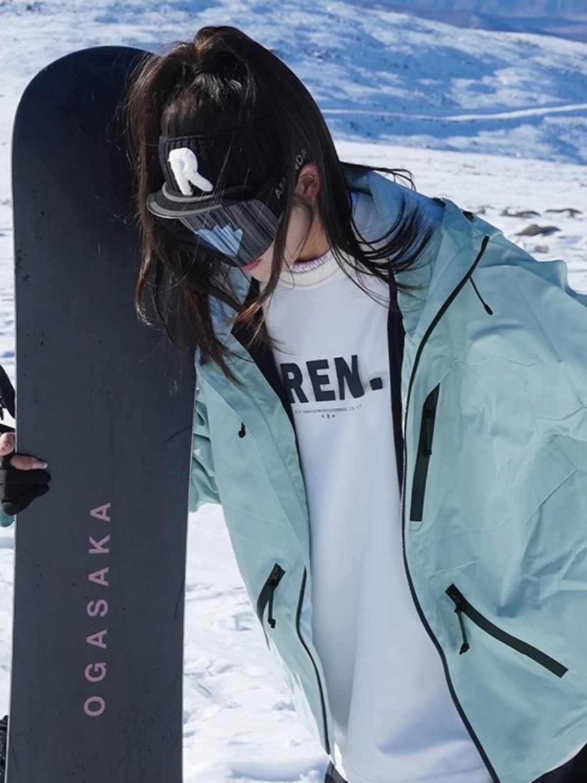 Italian ski couple dopamine outside the autumn and winter, wearing a ski jacket to get to the top of the mountain