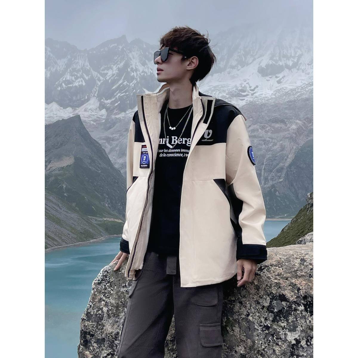 South Korea imported a new 2022 in-out assault suit for a cotton-skinned ski coat in winter