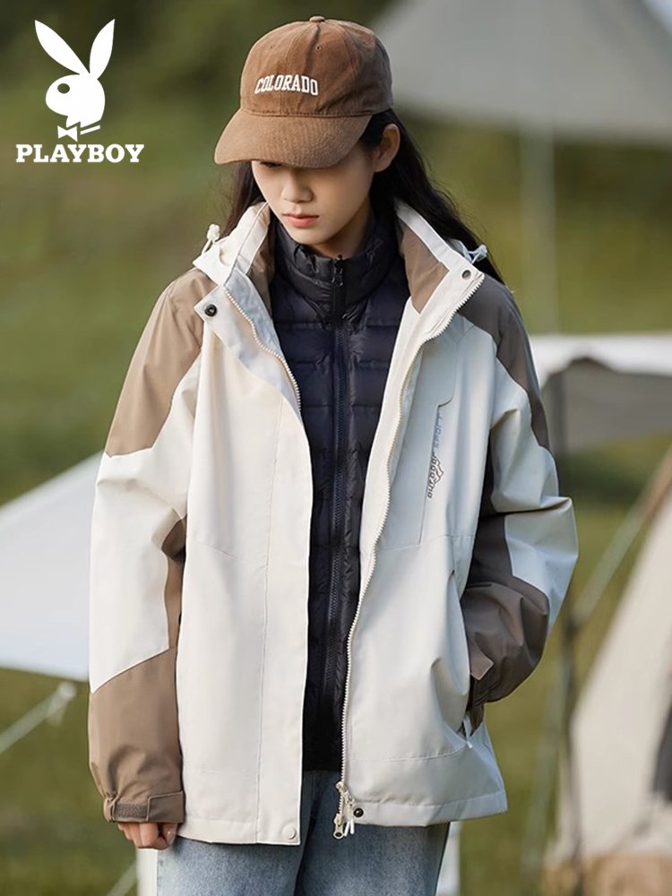Playboy's velvet velvet, man and woman with three coats on the outside and a flairy twilight to climb the mountain