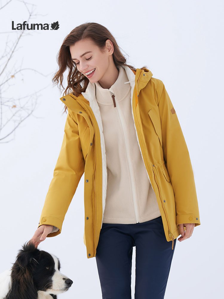 LAFUMA'S WINDPROOF AND WATERPROOF OUTSIDE THE HOUSE