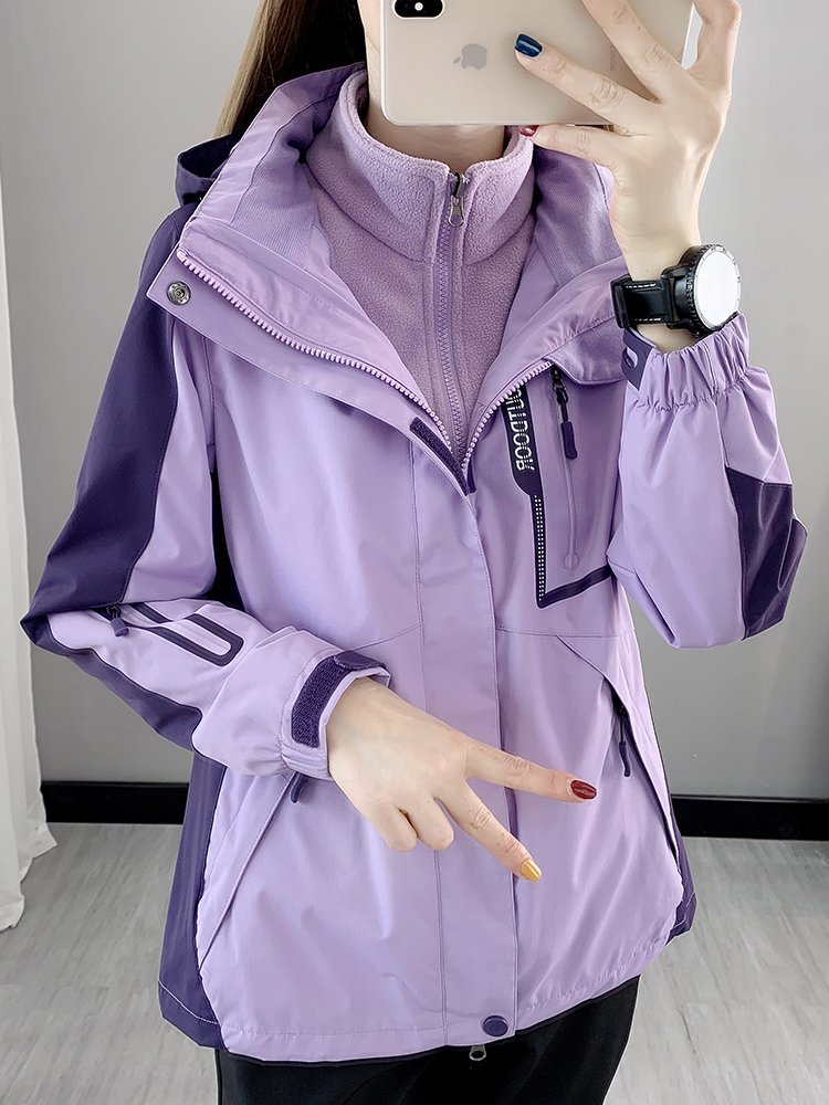 The Kael stone scrambling is a three-and-a-half-a-half-a-per-year wind and winter-proof, velvet and thick, custom-made ski suit
