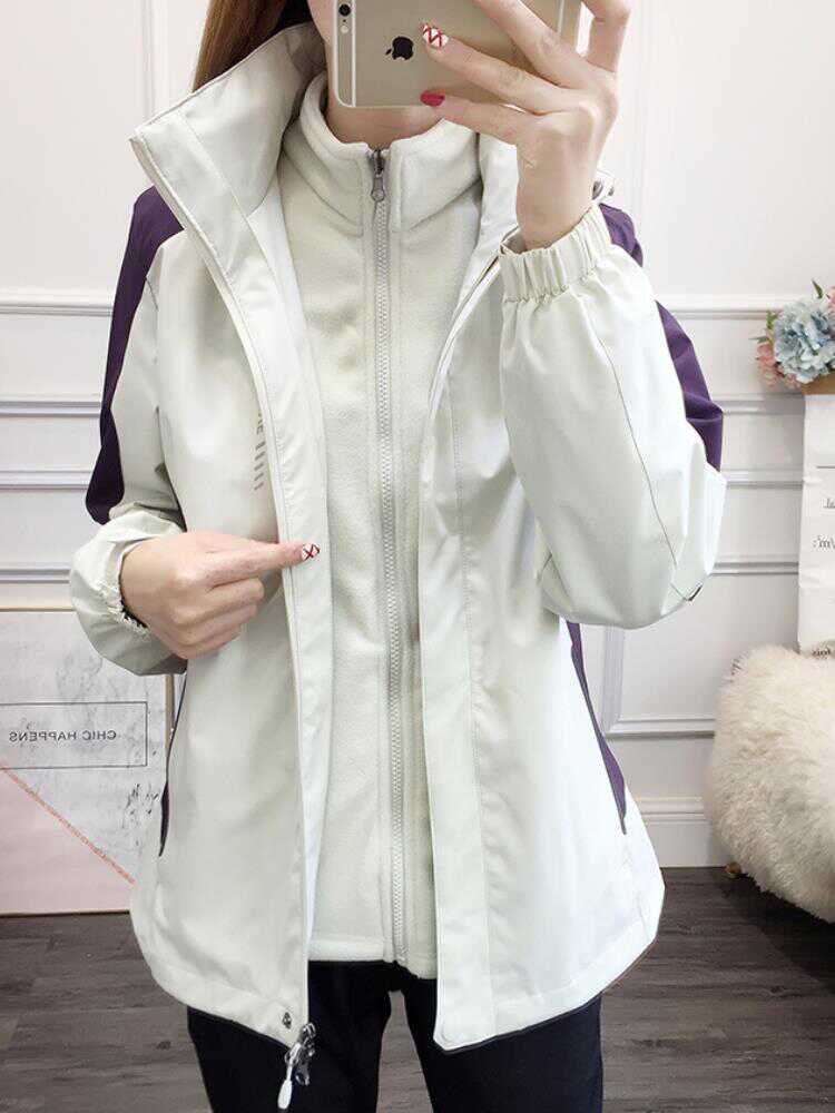 Two sets of windproof and waterproof skiings