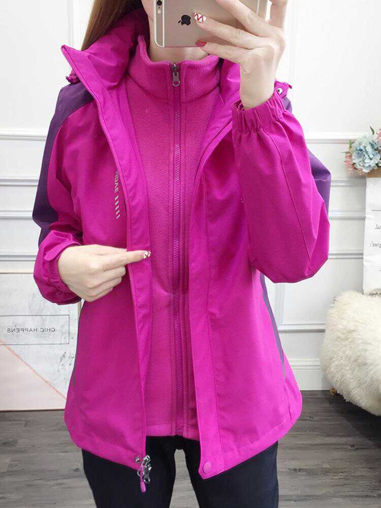 Two sets of windproof and waterproof skiings