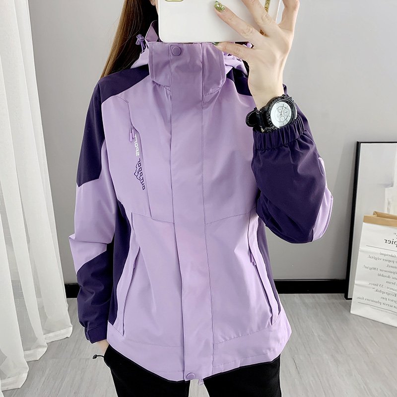 The promotion of a large-scale outdoor assault suit, with three coats for men and women, will remove a travel-proof ski suit