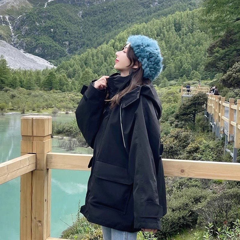 Japan's T-shirts, three-to-one, will remove the T-shirts and coats from the waterproof and windproof